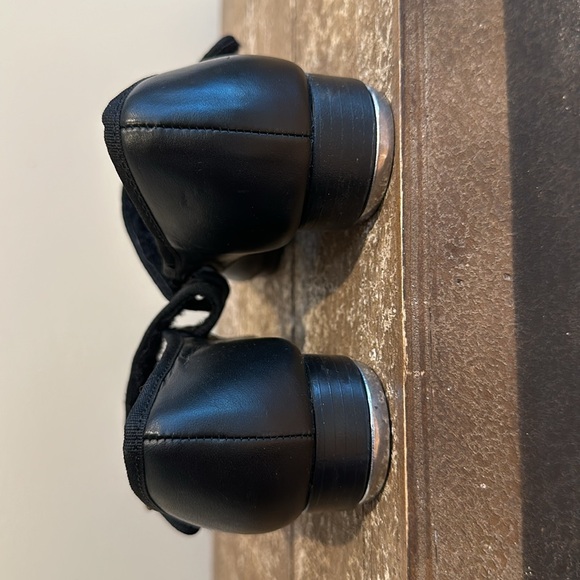 Capezio tap shoes size 1.5 - Picture 5 of 5